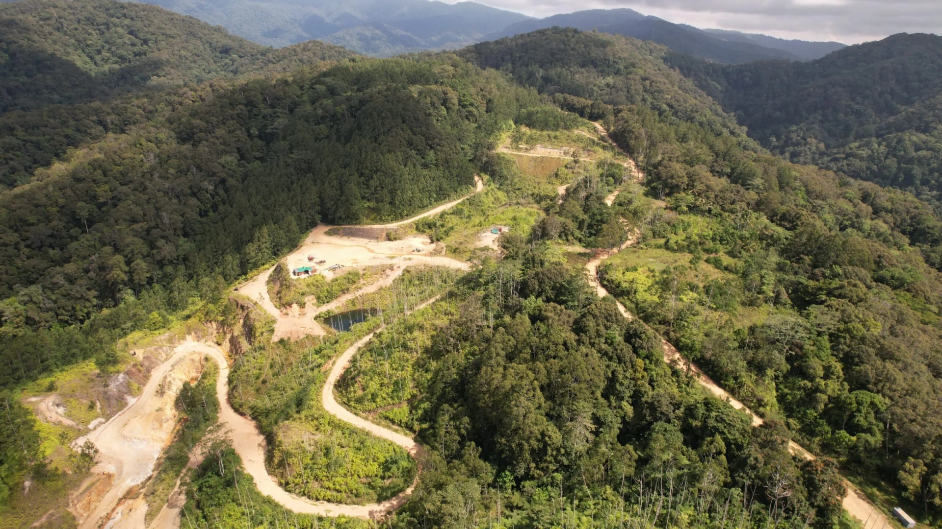 Great Pacific Gold confirma sistema hidrotermal de gran escala y estructuras con oro en Kasie Ridge