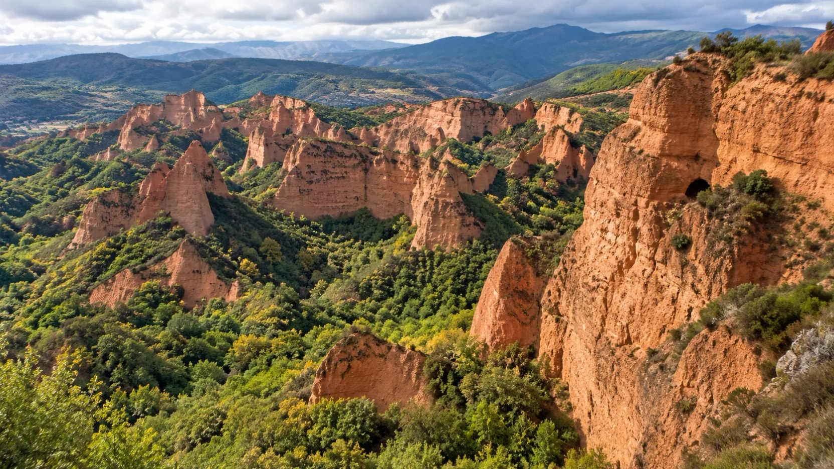 Como Roma conseguiu derrubar as montanhas de Las Médulas para extrair ouro?